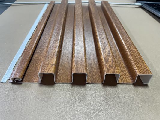 Meraviglioso rivestimento esterno in PVC versatile, leggero e duraturo