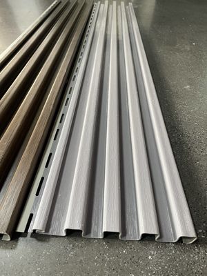 Pareti in PVC resistenti agli urti, personalizzabili, senza manutenzione
